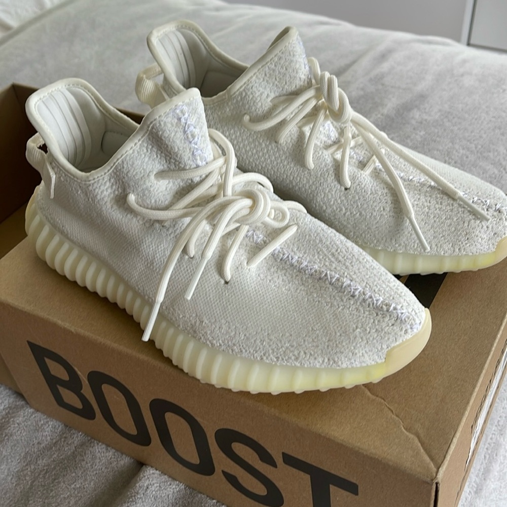 YEEZY BOOST 350 V2